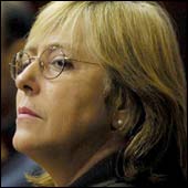 Bachelet recibe a la UDI luego de apoyar un pacto de gobernabilidad en el Senado