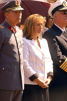 Capitán Pinochet arriesga la baja del Ejército por encendido discurso