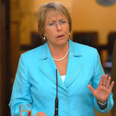 Bachelet califica como "falta gravísima" irrupción de Augusto III