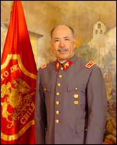 Ejército ordena la salida de general por declaraciones sobre Pinochet