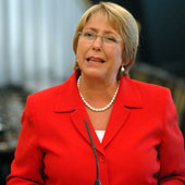 Bachelet responde a "insulto" de la derecha: "Chile no se vende"