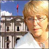 Bachelet vuelve a fustigar a la derecha en polémica por gastos