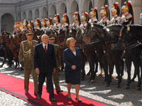 Una cálida recepción brinda Italia a Bachelet