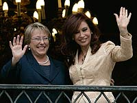 Dos presidentas se reúnen en La Moneda