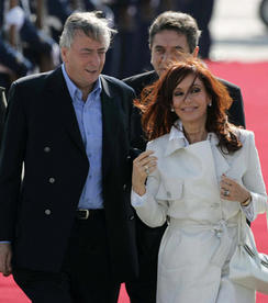 Cristina Kirchner en La Moneda: Es un placer volverme a encontrar con mi amiga Michelle Bachelet