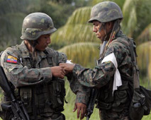 Ecuador en máxima tensión política y militar por crisis con Colombia