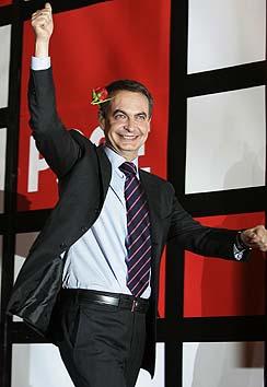Zapatero agradece a los ciudadanos que con su voto han dado una victoria clara al PSOE