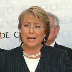 Bachelet destaca obras de gobiernos de la Concertación en aniversario del NO