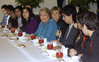 Bachelet se reunió con puntajes nacionales de la PSU